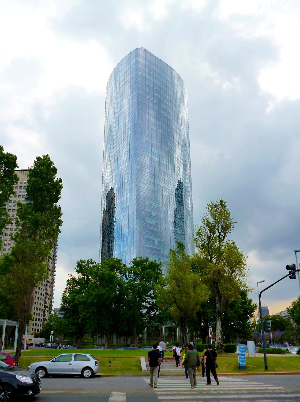 Torre YPF в Пуэрто-Мадеро